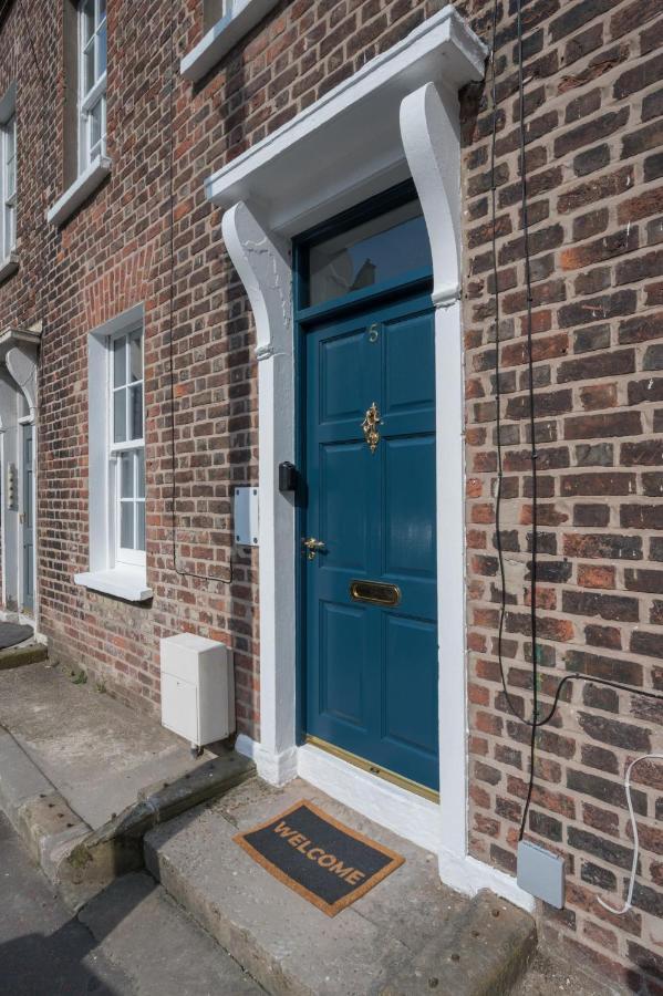 Central Belfast Apartments: Georgian House Exterior photo